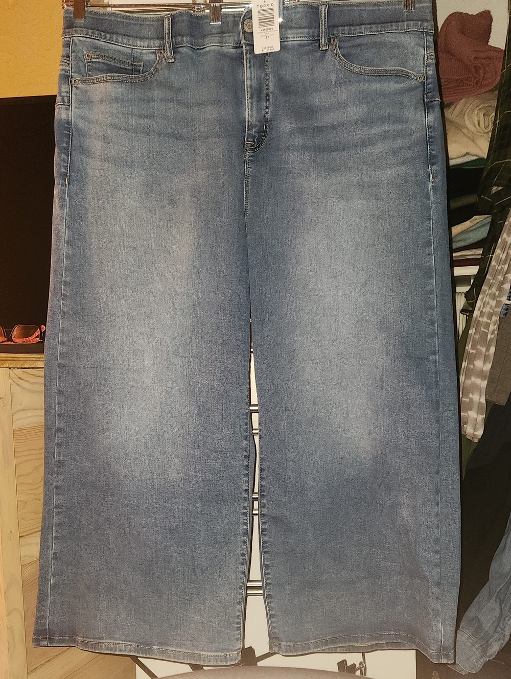 NWT Torrid Bombshell Wide Leg Ankle Crop Light Blue Plus Size Jeans Sz 22